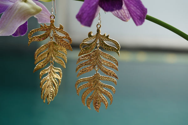 Leaf earrings - brass